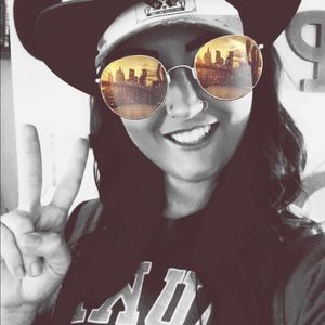 Meet your Posher, Janine